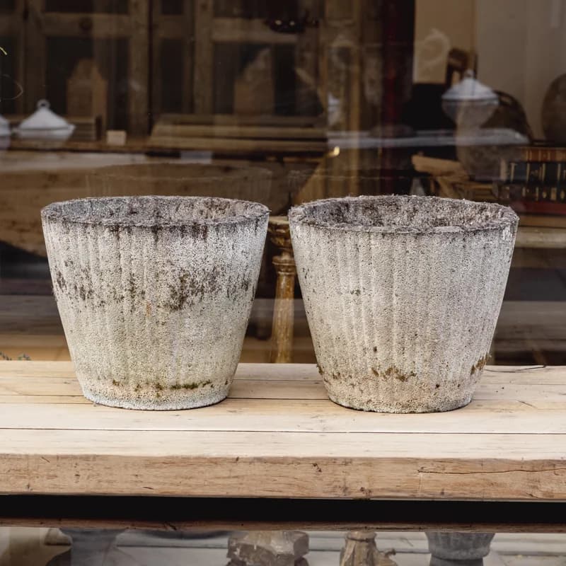 PAREJA DE MACETEROS DE PIEDRA