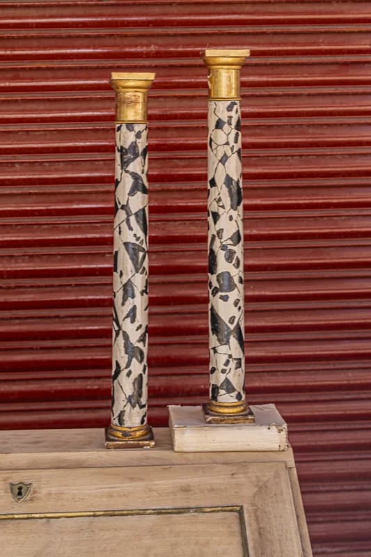 PAREJA DE PEQUEÑAS COLUMNAS ITALIANAS