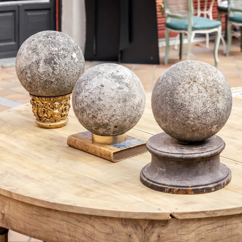 BOLAS DE PIEDRA